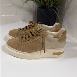 Paloma Barcelo/ Manuel Barcelo Sneakers . Excellent condition . Measures at 8.5